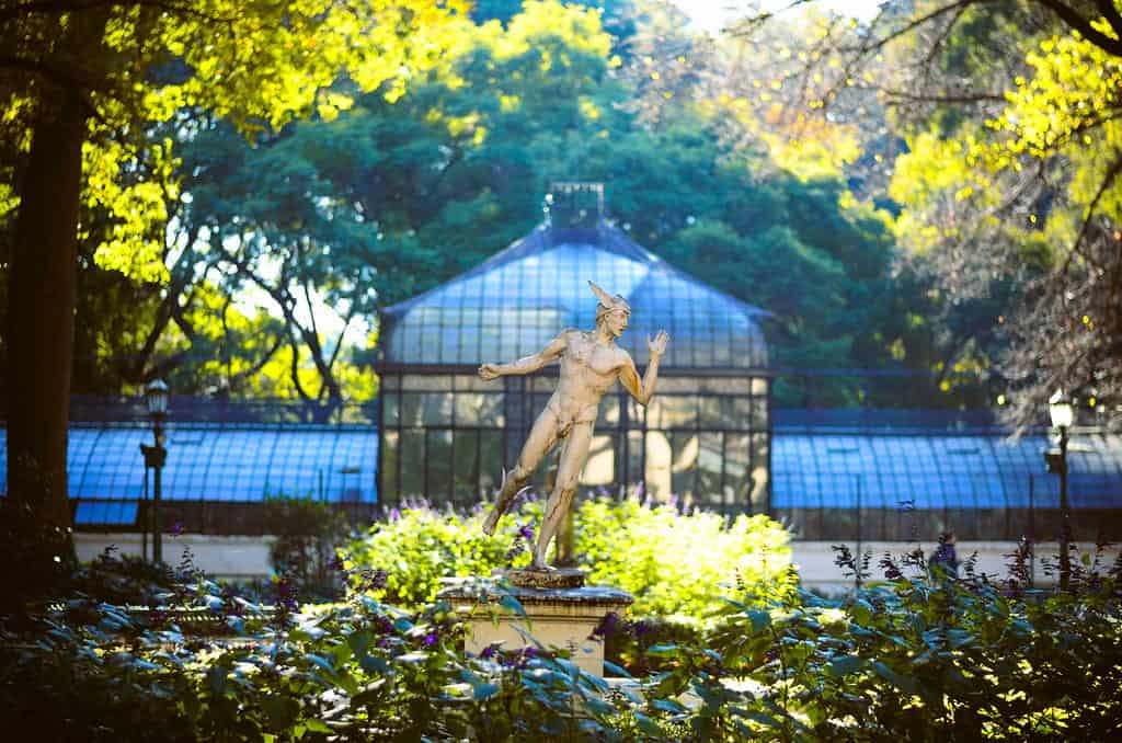 escultura no jardin botânico